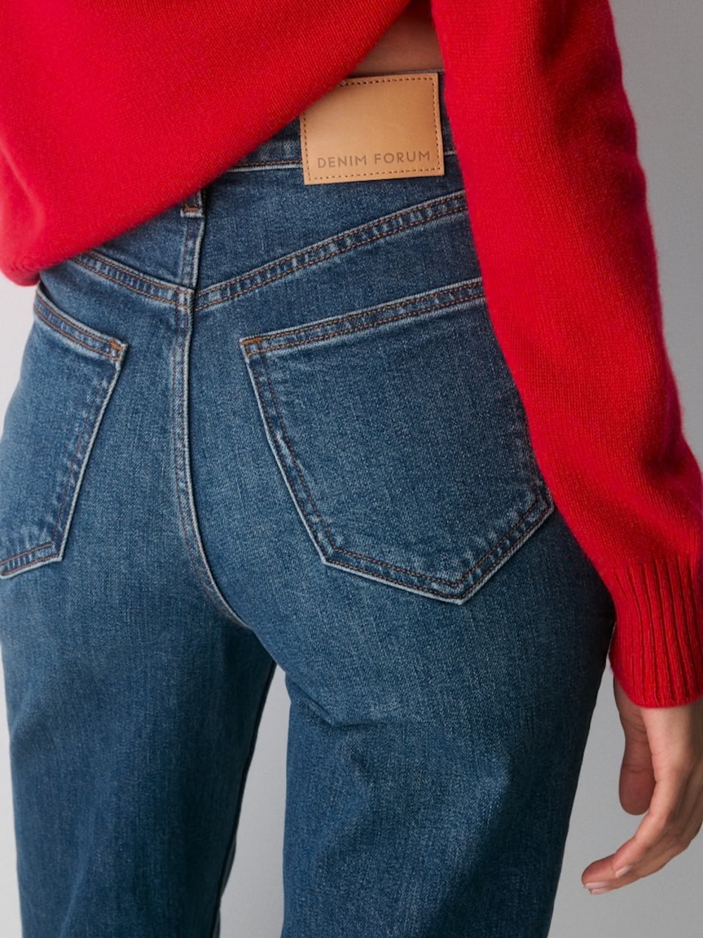 Aritzia Denim Forum The Arlo Hi-Rise Straight Jean in Dark Bleu sz 28